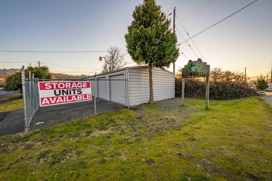 100 Pardee Ln, Grants Pass, OR à vendre - Photo de l’immeuble – Image 3 sur 22