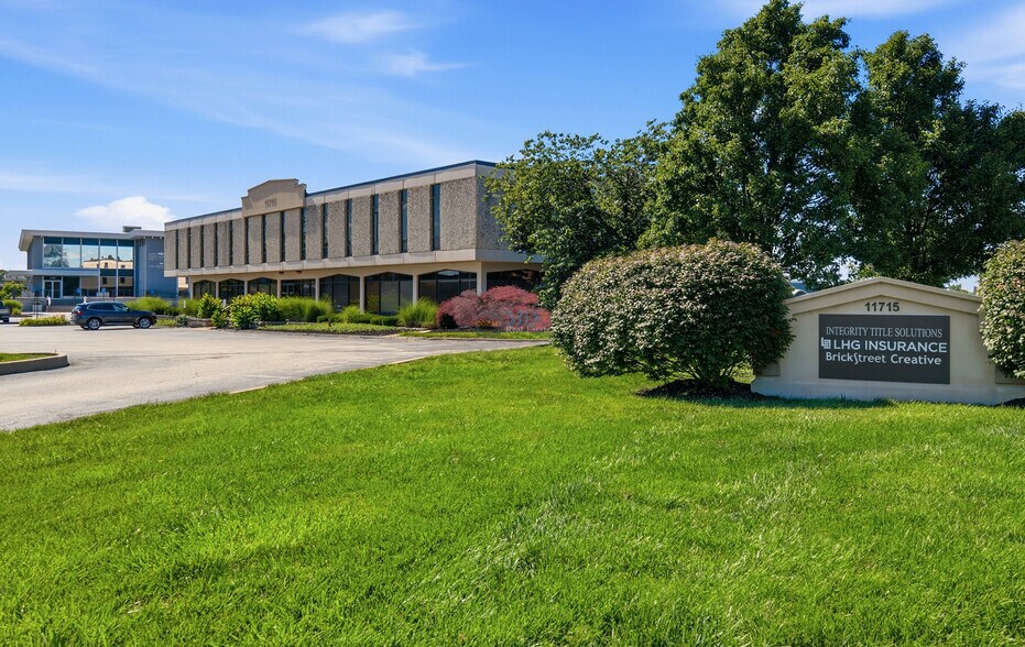 11715 Administration Dr, Maryland Heights, MO à vendre - Photo de l’immeuble – Image 2 sur 7