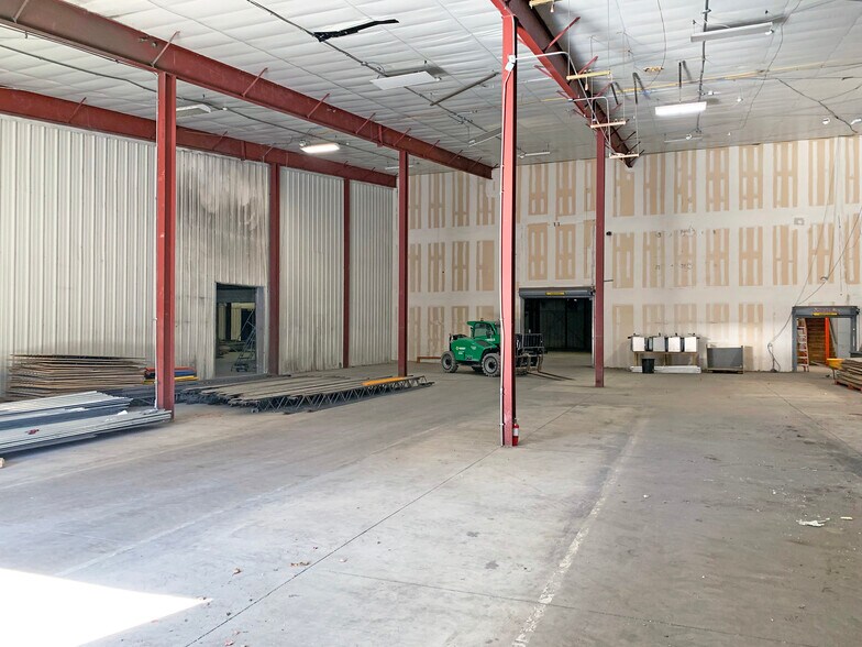 50 Commerce Way, Barrington, NH à louer - Photo de l’immeuble – Image 3 sur 4