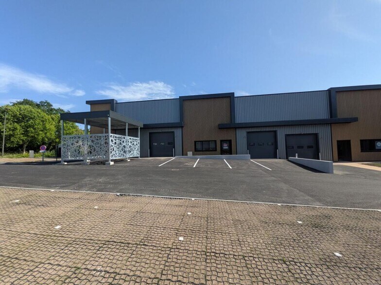 Local d'activités dans Saint-Avé à vendre - Photo de l’immeuble – Image 1 sur 5