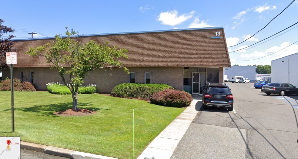 13 Jules Ln, New Brunswick, NJ à louer - Photo de l’immeuble – Image 3 sur 6
