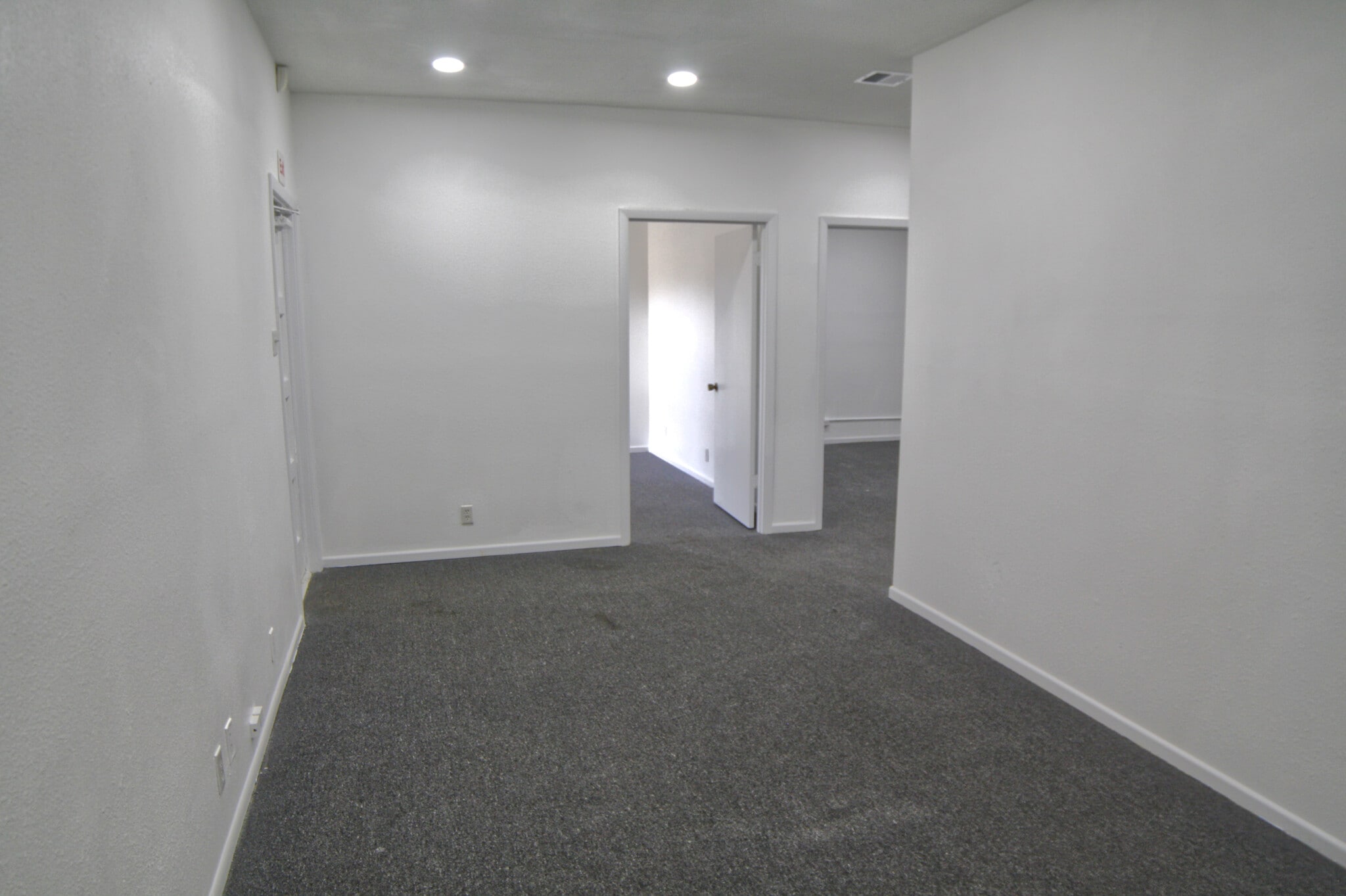 3859 E Southcross Blvd, San Antonio, TX à louer Photo intérieure– Image 1 sur 9