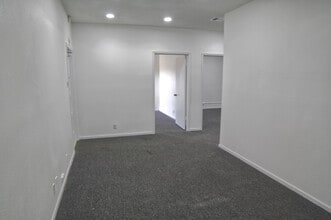 3859 E Southcross Blvd, San Antonio, TX à louer Photo intérieure– Image 1 sur 9