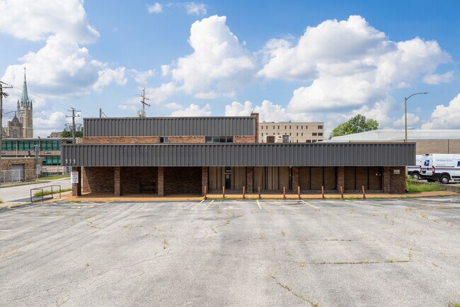 Plus de détails pour 111 W Lincoln St, Belleville, IL - Bureau à vendre