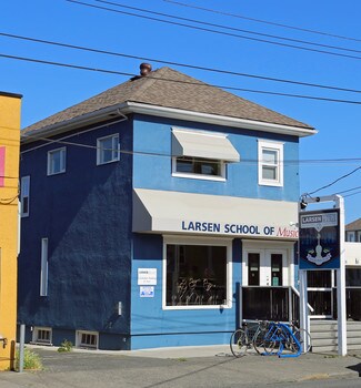 Plus de détails pour 1808 Cook St, Victoria, BC - Spécialisé à vendre