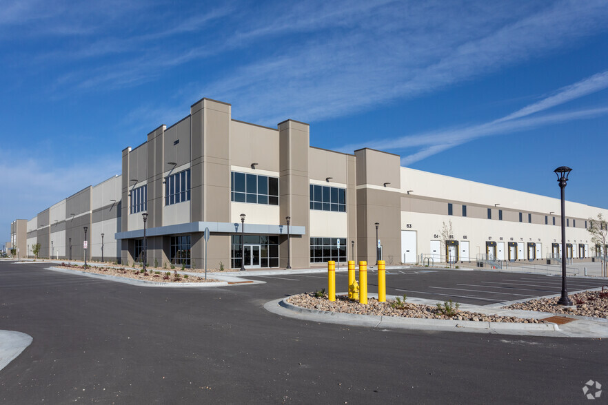 22600 E 26th Ave, Aurora, CO à louer - Photo de l’immeuble – Image 1 sur 5