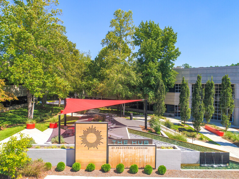 3567 Parkway Ln, Peachtree Corners, GA à vendre - Photo de l’immeuble – Image 3 sur 8
