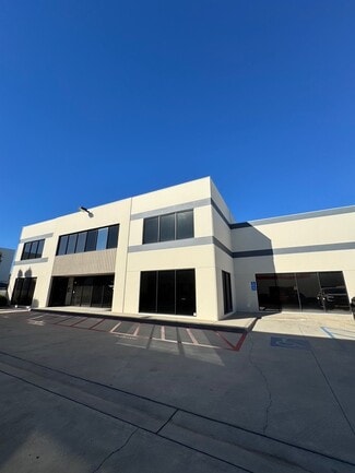 Plus de détails pour 14141 Covello St, Van Nuys, CA - Industriel/Logistique à louer