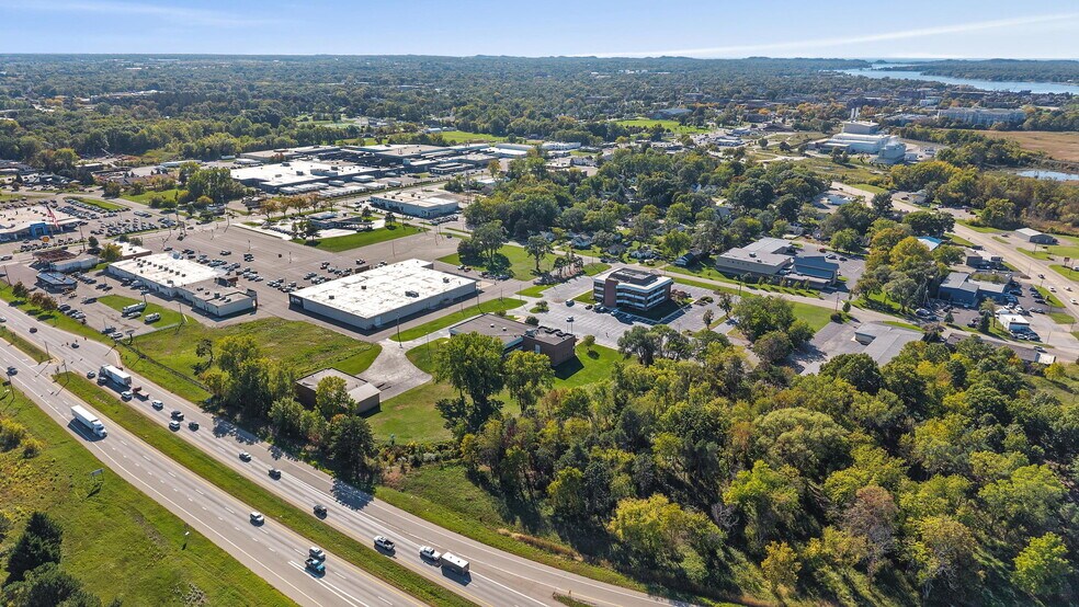 115 Clover St, Holland, MI à louer - Photo de l’immeuble – Image 3 sur 21