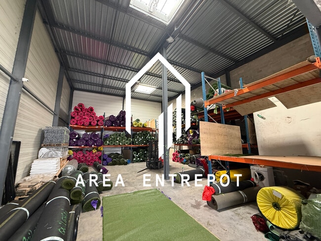 Plus de détails pour Local d’activités à vendre