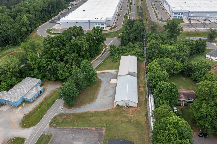 707 Cason St, Belmont, NC à vendre - Photo de l’immeuble – Image 3 sur 19