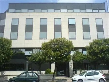 Bureau dans Rueil-Malmaison à vendre - Photo de l’immeuble – Image 3 sur 9
