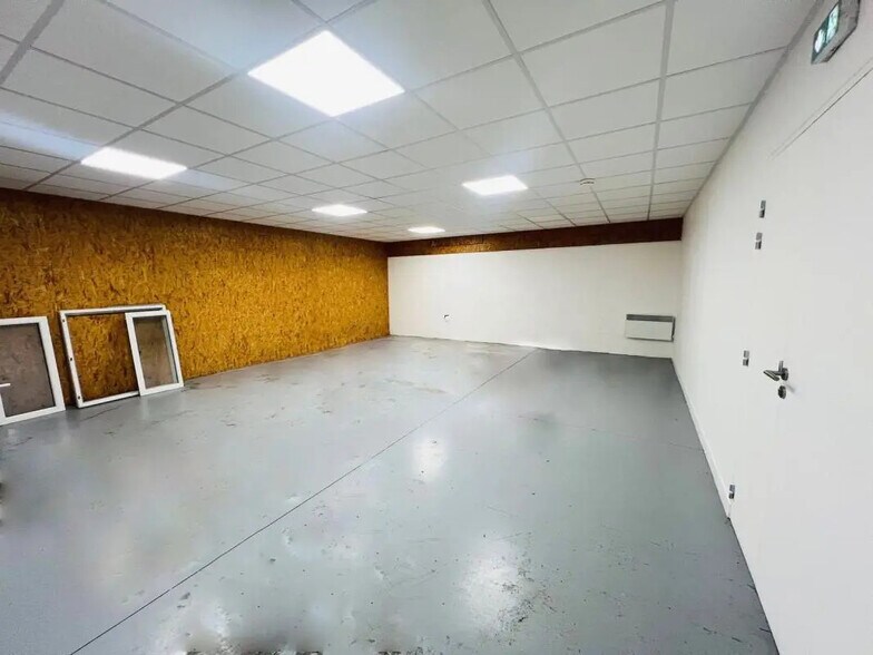 Local d’activités dans Chavenay à louer - Photo intérieure – Image 2 sur 5