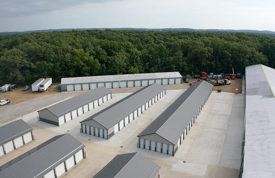 922 N M-37 Hwy, Hastings, MI à vendre - Photo de l’immeuble – Image 3 sur 11