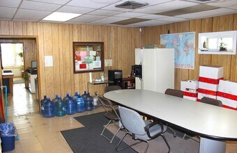 273 Meserole St, Brooklyn, NY à louer Photo intérieure– Image 2 sur 3