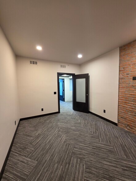 321 E Main St, Bozeman, MT à louer - Photo de l’immeuble – Image 2 sur 6