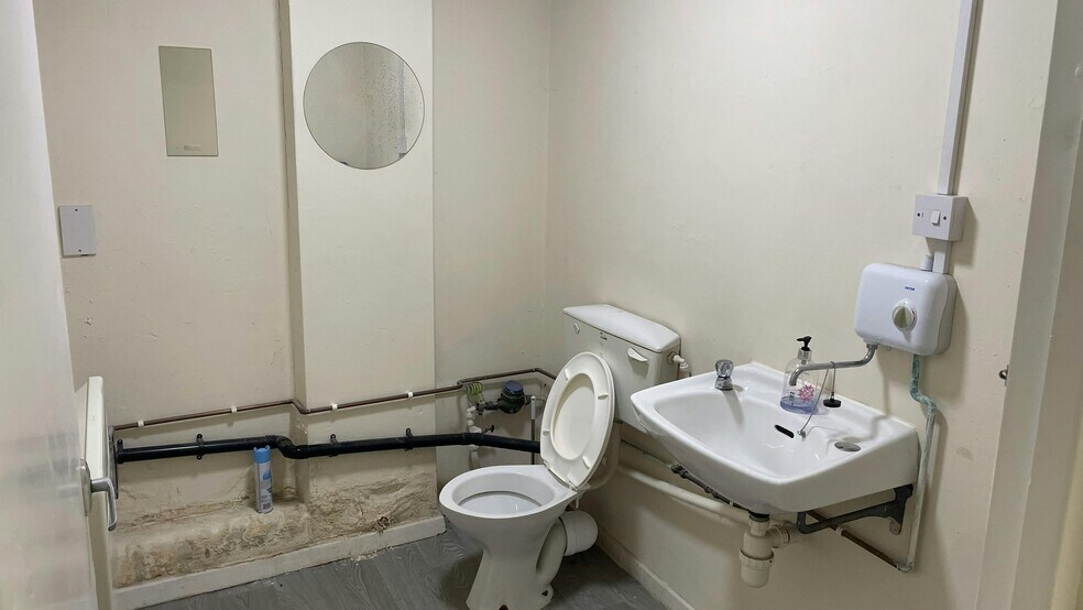 Rowleys Green Ln, Coventry à louer - Photo de l’immeuble – Image 3 sur 8