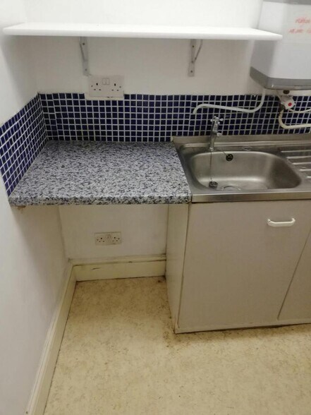15 High St, Godalming à louer - Photo de l’immeuble – Image 3 sur 3
