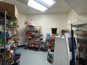 740 S Vella Rd, Palm Springs, CA à louer Photo intérieure– Image 2 sur 2