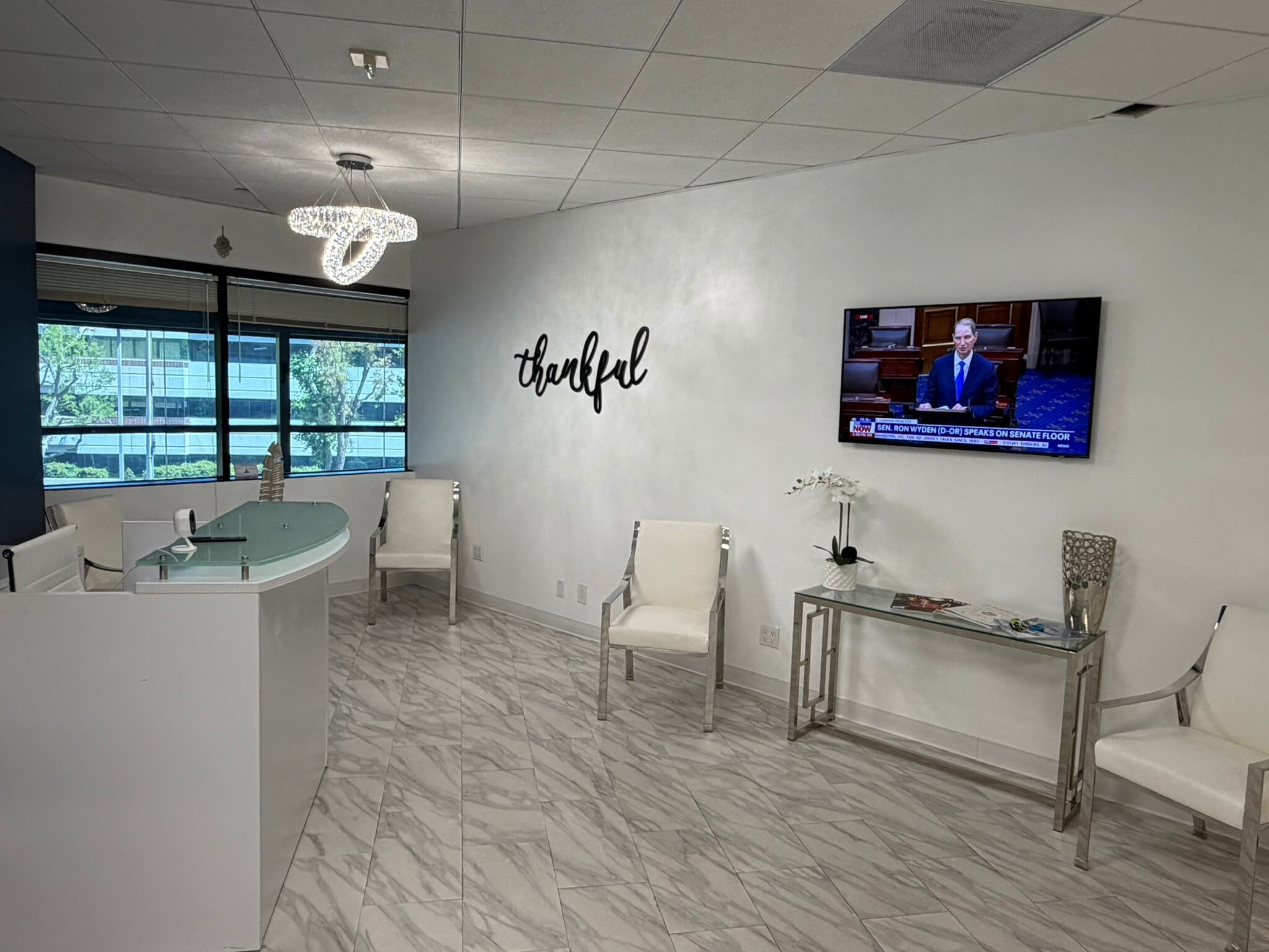 21900 Burbank, Woodland Hills, CA à louer Photo intérieure– Image 1 sur 14