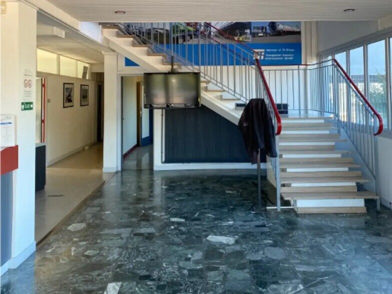 Bureau dans Champs-sur-Yonne à louer - Photo intérieure – Image 2 sur 4