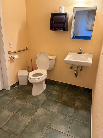 980 Magnolia Ave, Larkspur, CA à louer - Photo de l’immeuble – Image 2 sur 13