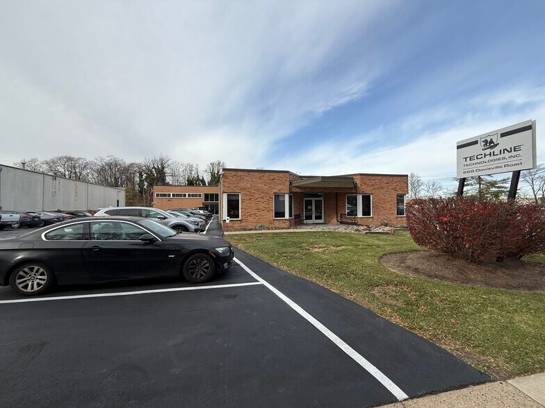 668 Davisville Rd, Willow Grove, PA à vendre - Photo de l’immeuble – Image 2 sur 8