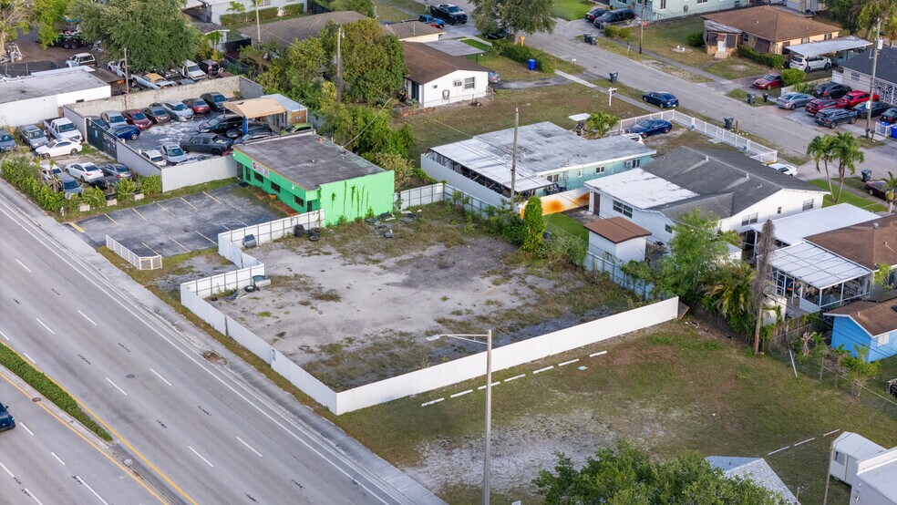5231 Pembroke Rd, Hollywood, FL à vendre - Photo de l’immeuble – Image 3 sur 10
