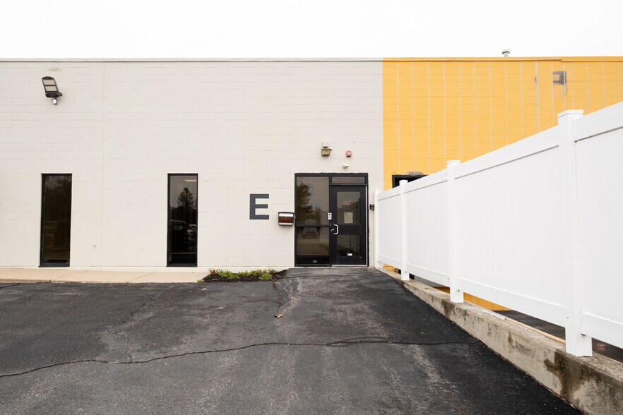 20 Risho Ave, East Providence, RI à louer - Photo de l’immeuble – Image 1 sur 10