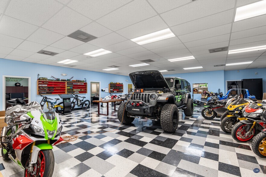 4200 Dow Rd, Melbourne, FL à louer - Photo de l’immeuble – Image 2 sur 7