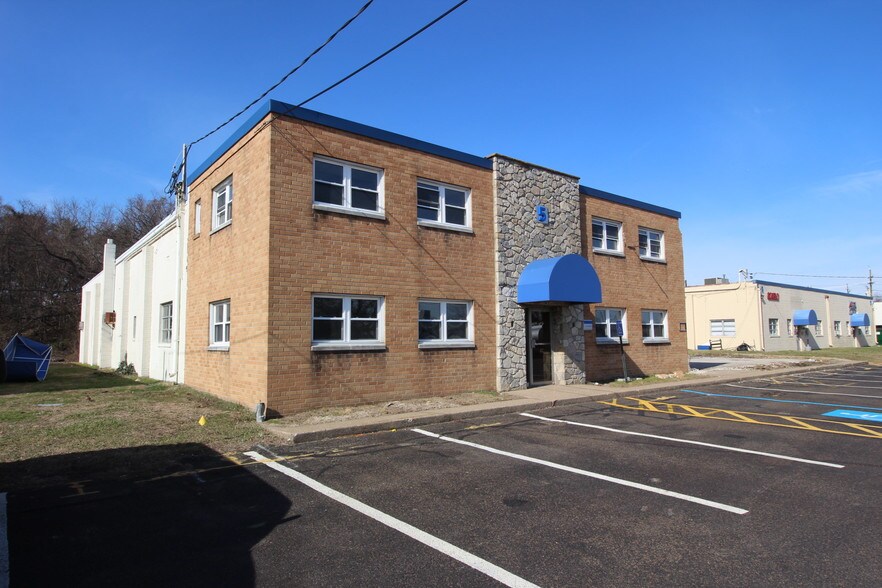 7300 N Crescent Blvd, Pennsauken, NJ à louer - Photo principale – Image 1 sur 11