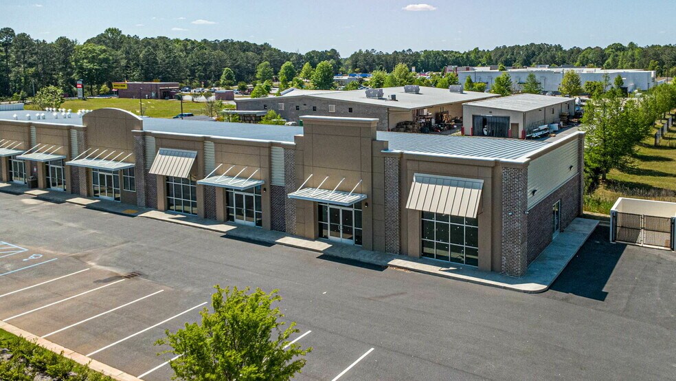 7465 Blackmon Ln, Columbus, GA à louer - Photo de l’immeuble – Image 3 sur 9