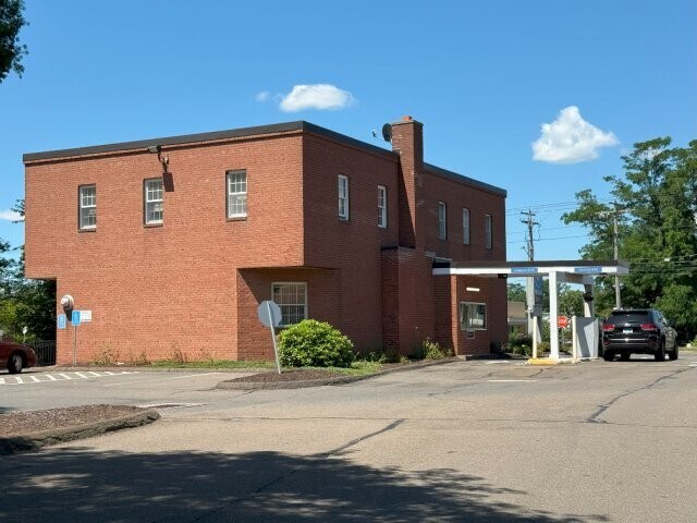Unique investment opportunity portefeuille de 4 biens à vendre sur LoopNet.fr - Photo de l’immeuble – Image 2 sur 8