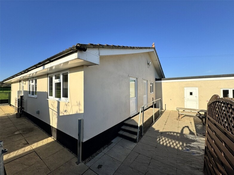 Claverhambury Rd, Waltham Abbey à vendre - Photo principale – Image 2 sur 10