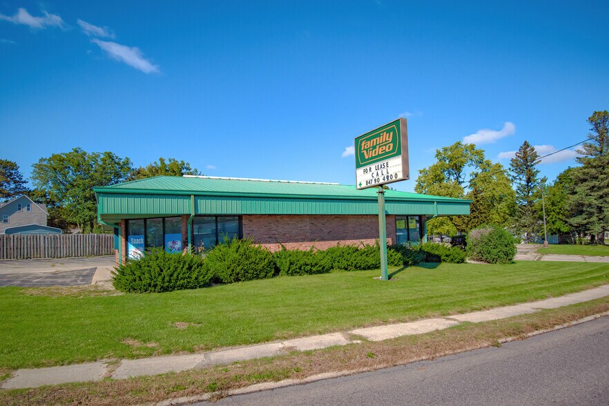 715 S Main St, Kewanee, IL à louer - Photo de l’immeuble – Image 2 sur 7