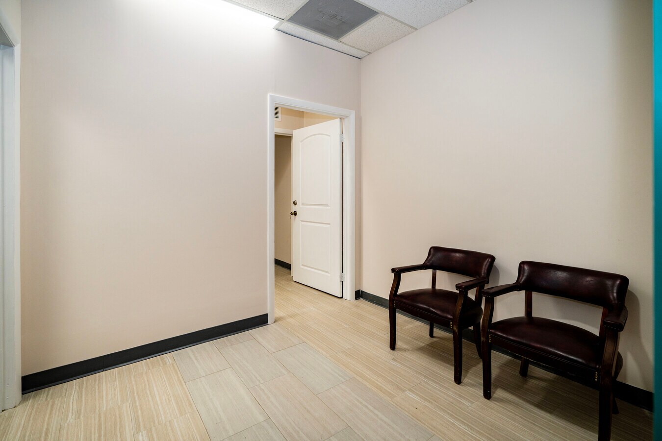 5367 N Nob Hill Rd, Sunrise, FL 33351 - Lot 5367-5369 - - Photo intérieure - Image 1 of 17