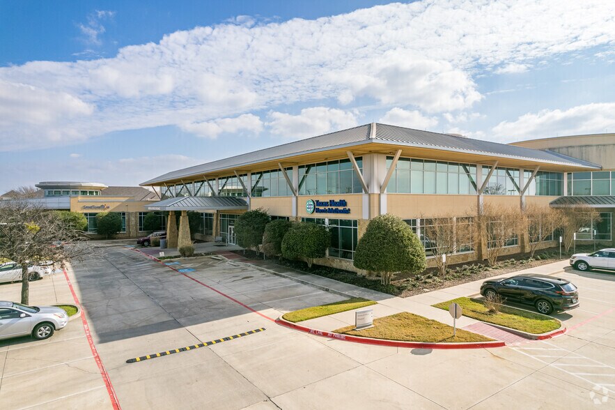 1545 E Southlake Blvd, Southlake, TX à louer - Photo de l’immeuble – Image 1 sur 12