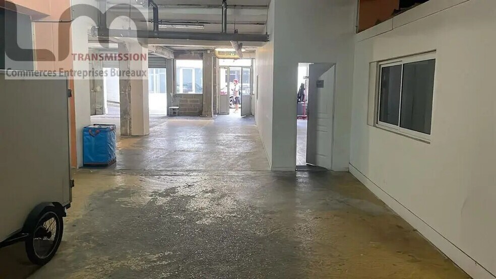 Local d'activités dans Courbevoie à vendre - Photo de l’immeuble – Image 1 sur 9