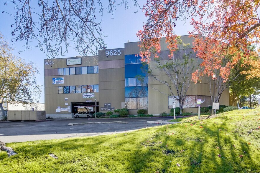9625 Black Mountain Rd, San Diego, CA à vendre - Photo de l’immeuble – Image 2 sur 50
