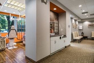 126 Monroe Tpke, Trumbull, CT à louer Photo intérieure– Image 2 sur 5