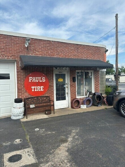 301 S Main St, Fountain Inn, SC à vendre - Photo de l’immeuble – Image 2 sur 5