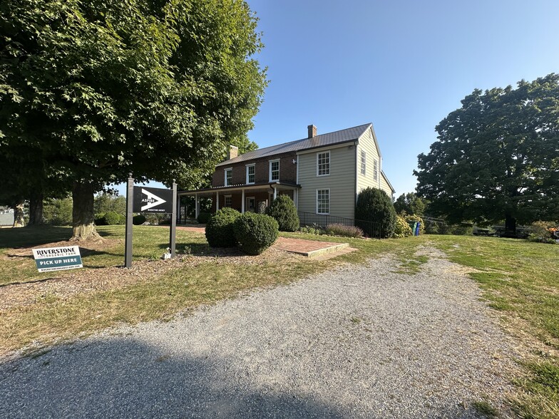 300 Pepper St S, Christiansburg, VA à louer - Photo de l’immeuble – Image 1 sur 12