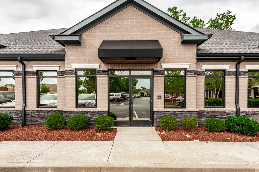 190D Saundersville Rd, Hendersonville, TN à louer - Photo de l’immeuble – Image 1 sur 18