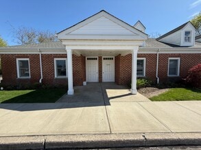 1149 Old Country Rd, Riverhead, NY à louer Photo intérieure– Image 2 sur 7