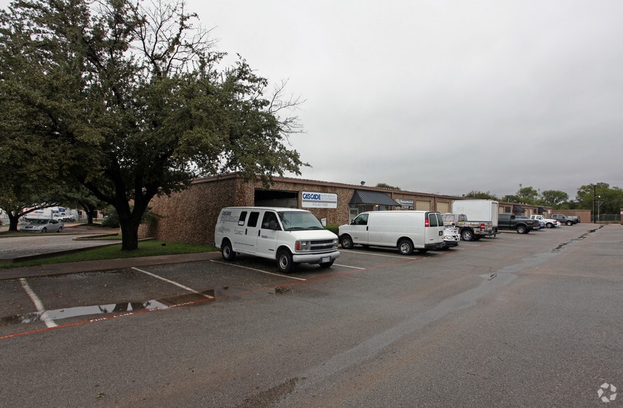 605 S Sherman St, Richardson, TX à louer - Photo principale – Image 2 sur 77