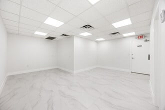 150 NW 70th Ave, Plantation, FL à louer Photo intérieure– Image 1 sur 12