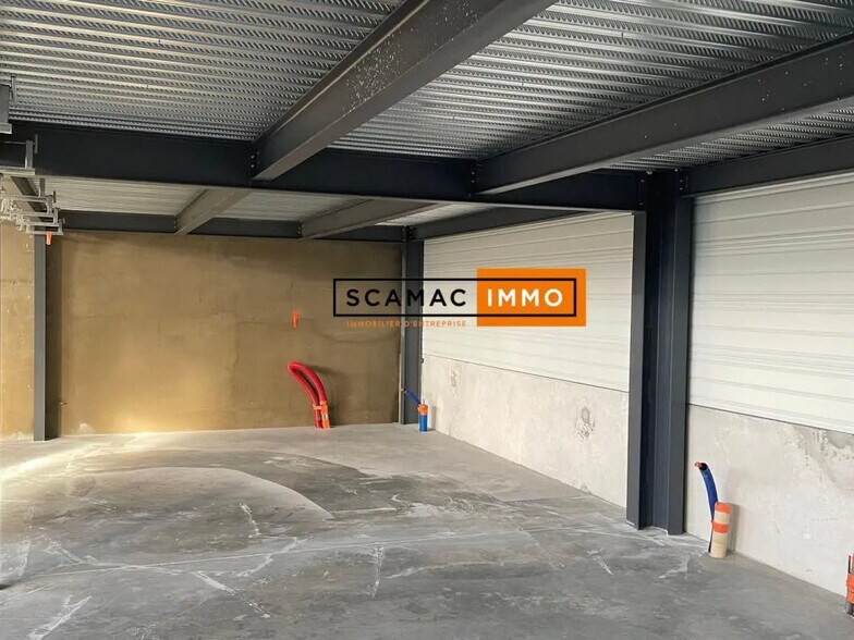 Industriel/Logistique dans La Crau à louer - Photo de l’immeuble – Image 2 sur 6