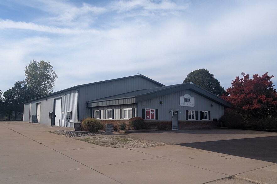 1804 N Towanda Barnes Rd, Bloomington, IL à vendre - Photo de l’immeuble – Image 1 sur 19