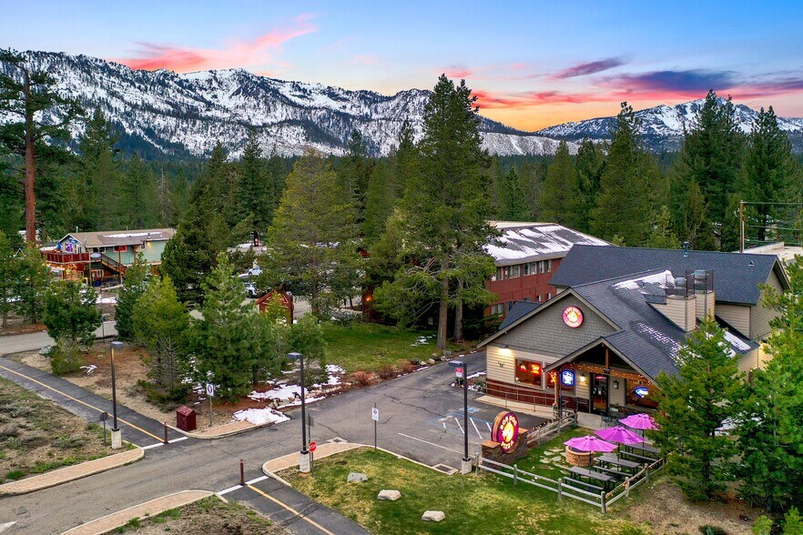 3160 Highway 50, South Lake Tahoe, CA à vendre - Photo principale – Image 1 sur 33