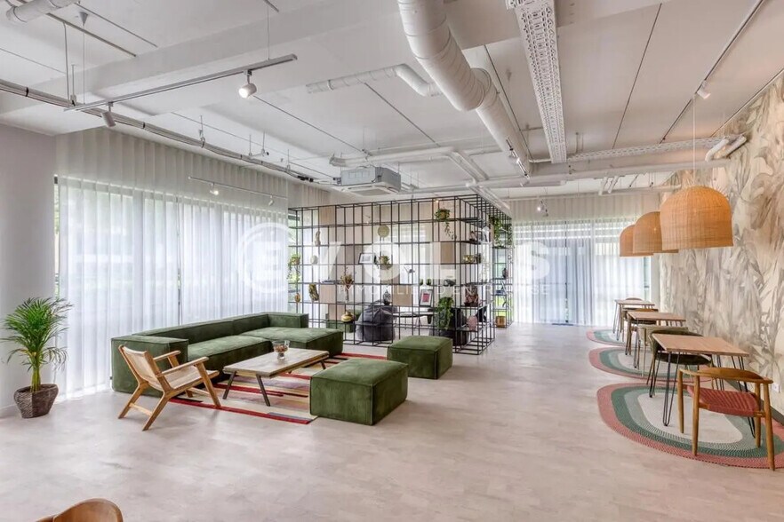 Bureau dans Serris à louer - Photo de l’immeuble – Image 1 sur 17